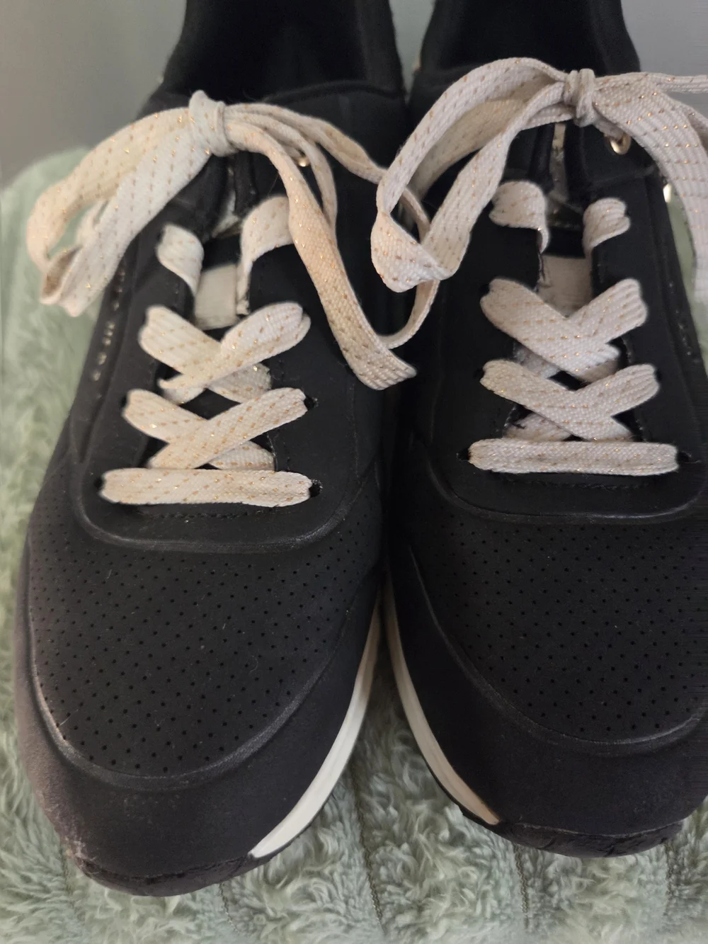 WOMANS SKECHERS/ KIDS STREET UNO SNEAKER LITTLE KID/ BIG KID